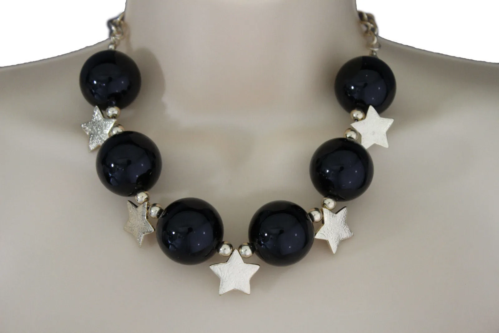 Large Circular Beads with Metal Stars Short Necklace & Earrings Set