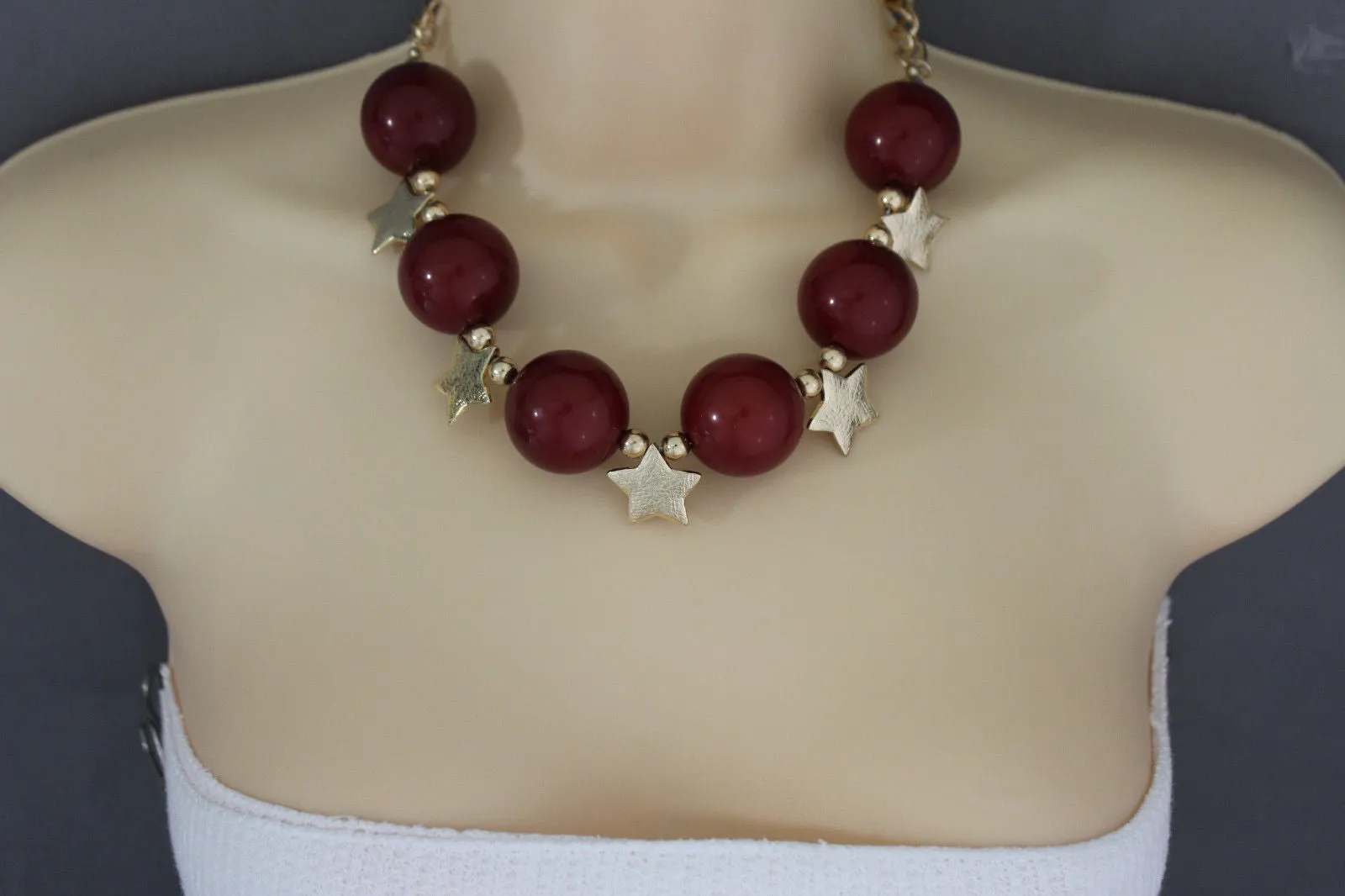 Large Circular Beads with Metal Stars Short Necklace & Earrings Set