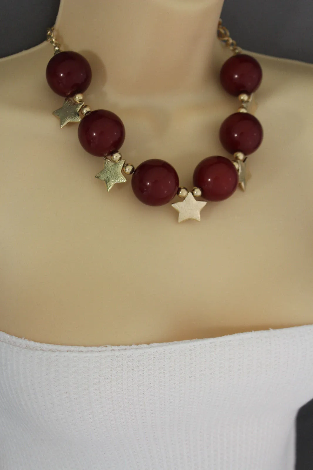 Large Circular Beads with Metal Stars Short Necklace & Earrings Set