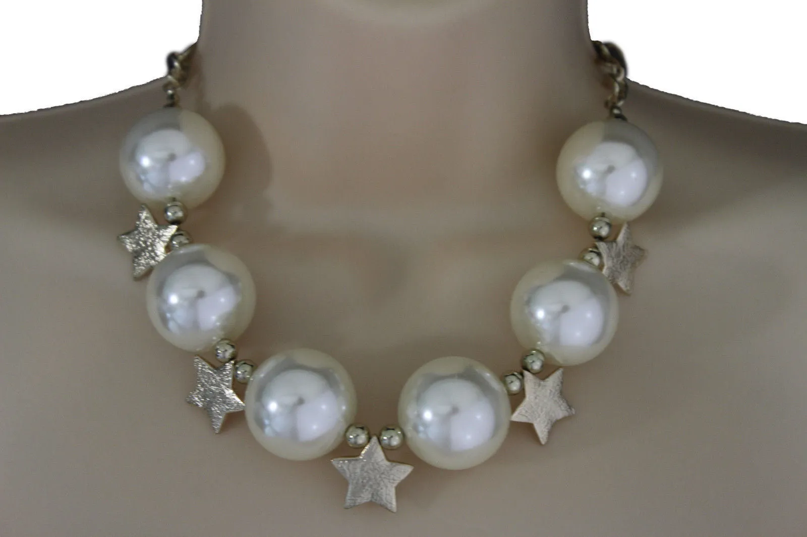 Large Circular Beads with Metal Stars Short Necklace & Earrings Set