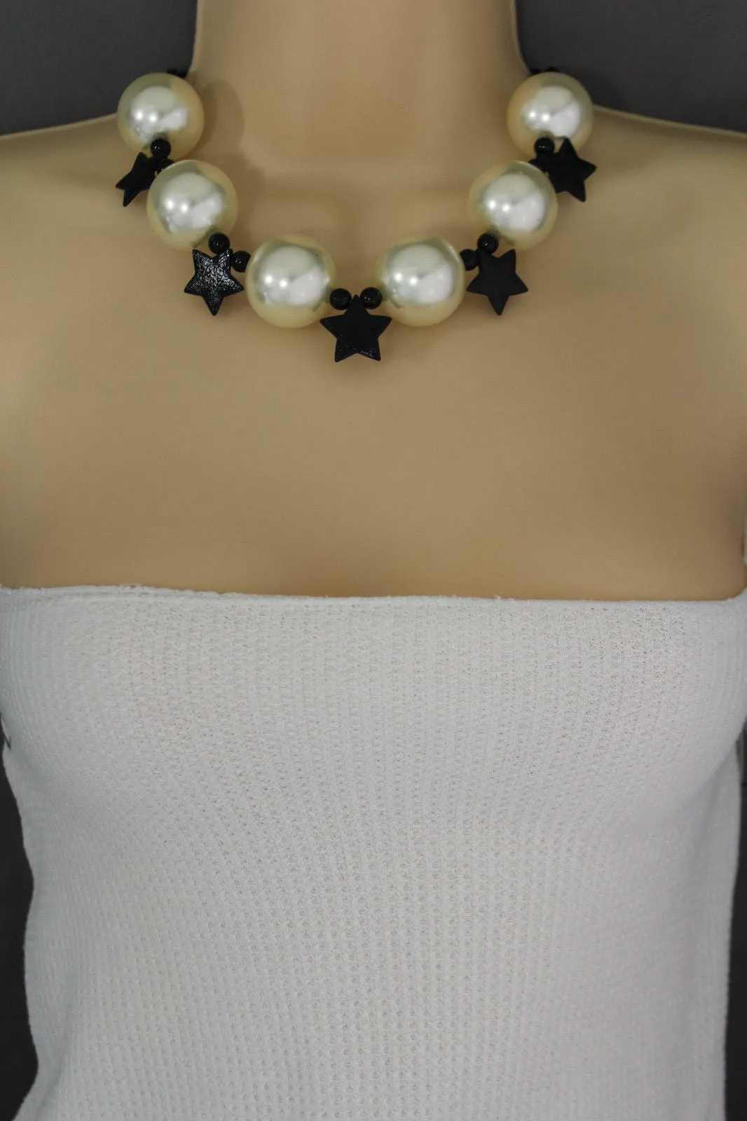 Large Circular Beads with Metal Stars Short Necklace & Earrings Set